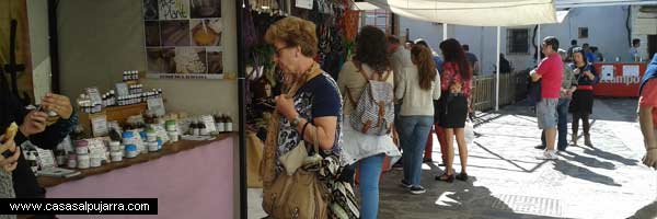 En la feria de artesanía en La Alpujarra Pampaneira
